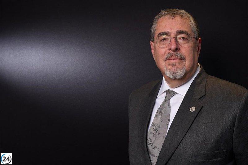 Presidente de Guatemala acusa a la Fiscalía de intentar un