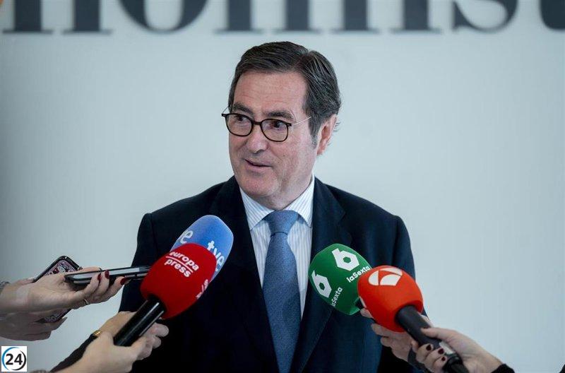 Garamendi (CEOE) anticipa que el absentismo alcanzará los 32.000 millones de euros en 2025.