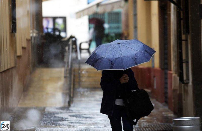 Tormenta causa cerca de 340 emergencias en Andalucía, principalmente en Málaga, con desalojos y rescates.