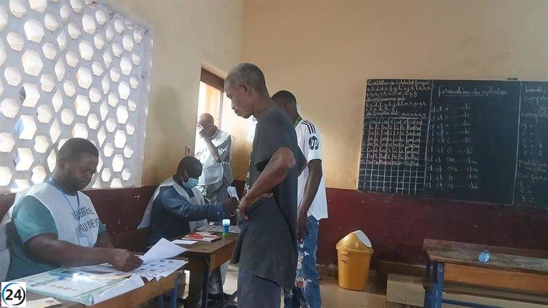Guinea reporta una participación electoral del 85% en las elecciones presidenciales.