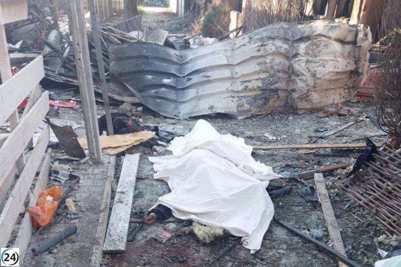 Ataque aéreo ucraniano en Jersón deja 24 civiles fallecidos.