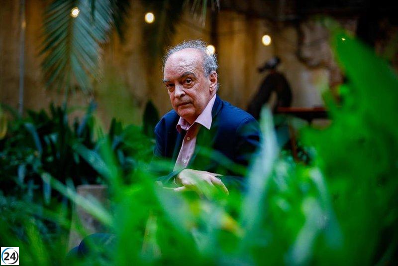 Vila-Matas recibe el Premio Zenda de Honor y afirma que el español florece en Latinoamérica.