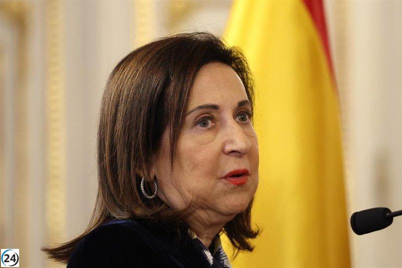 Robles considera la participación de España en una misión de vigilancia en Groenlandia, aunque pide cautela.