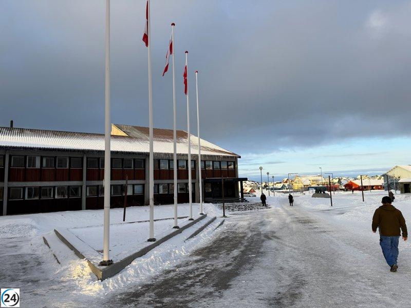 Trump advierte que aplicará aranceles a naciones que no respalden su estrategia para Groenlandia.