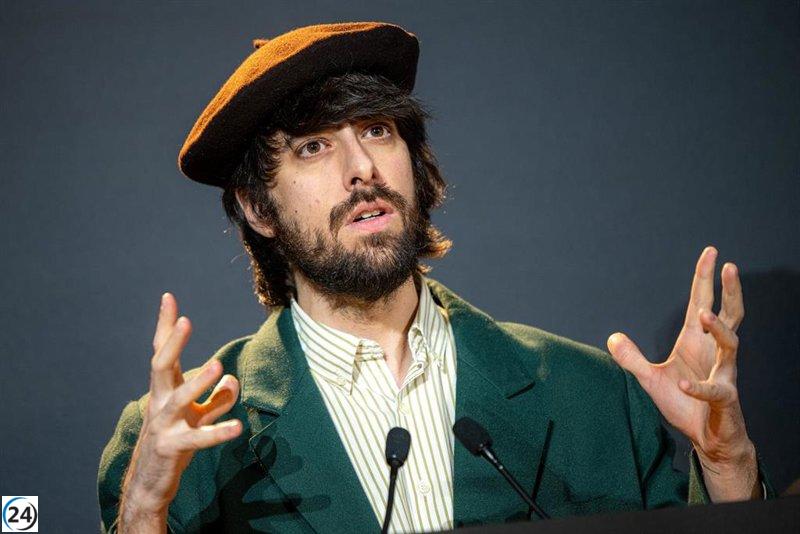 David Uclés celebra la anulación del ciclo de Pérez-Reverte en Sevilla: 