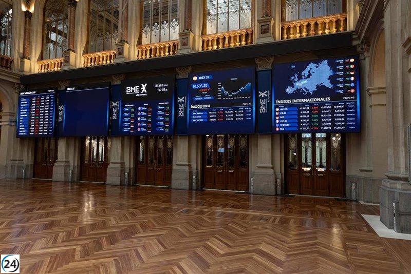 El Ibex 35 alcanza un récord histórico en enero al cerrar en 17.880 puntos, con un aumento del 3,3%.