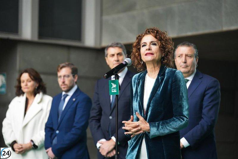 Montero destaca el aporte de los inmigrantes al empleo y los servicios públicos frente a la contradicción del PP.