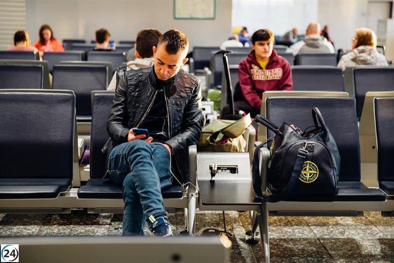 El FBI alerta sobre el 'Juice Jacking' en estaciones de carga USB públicas.