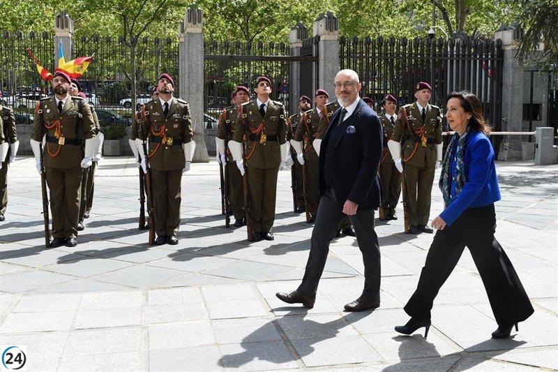 Ucrania solicita ayuda militar y agradece la mediación de Robles para el envío de Leopard.