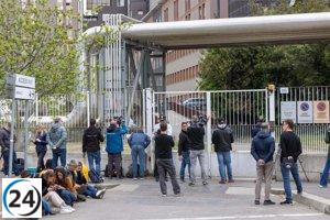 La salud de Berlusconi mejora aunque sigue en cuidados intensivos.