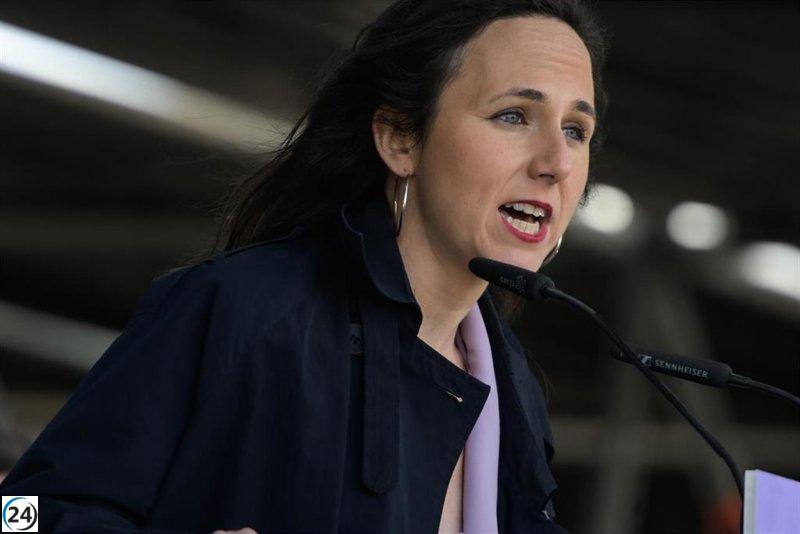 Belarra aplaude la venta de 50.000 viviendas de la Sareb y reclama más esfuerzos por parte del gobierno para aumentar las viviendas públicas.