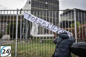 Berlusconi deja la unidad de cuidados intensivos, pero sigue hospitalizado.