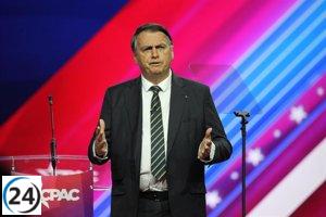 Bolsonaro planea postularse al Senado en elecciones de 2026, informan medios.