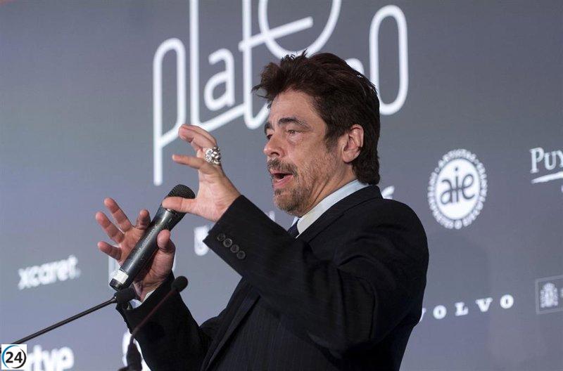 Benicio del Toro recibe Platino de Honor y destaca el potencial del cine en Puerto Rico.