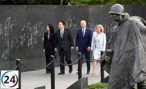 Biden y Yoon honran a los veteranos de la guerra de Corea en Washington.
