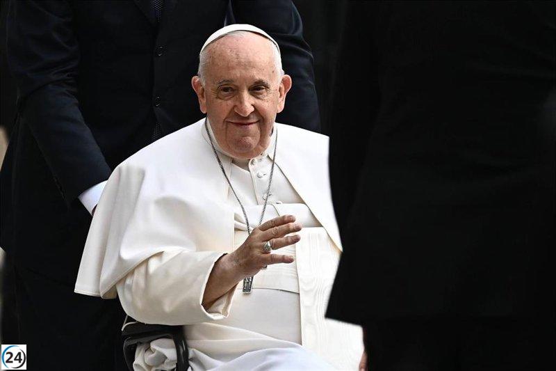 El Vaticano trabaja por la paz en Ucrania, afirma el Papa Francisco.