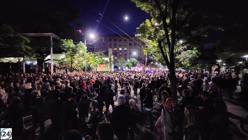 Serbia protesta la violencia armada tras tiroteos.