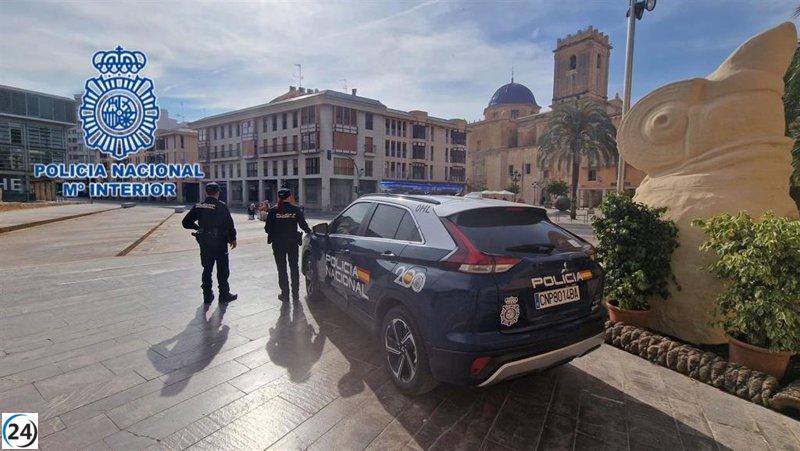 Detienen a dos por fraude en venta de seguros y apropiación de dinero.