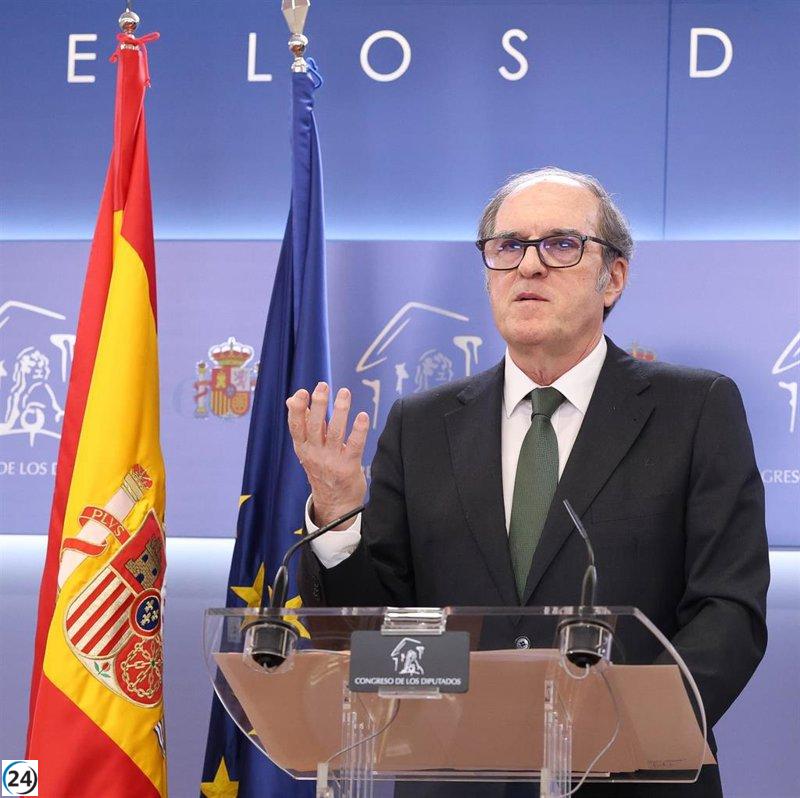 El defensor del pueblo condena los insultos racistas hacia Vinicius.