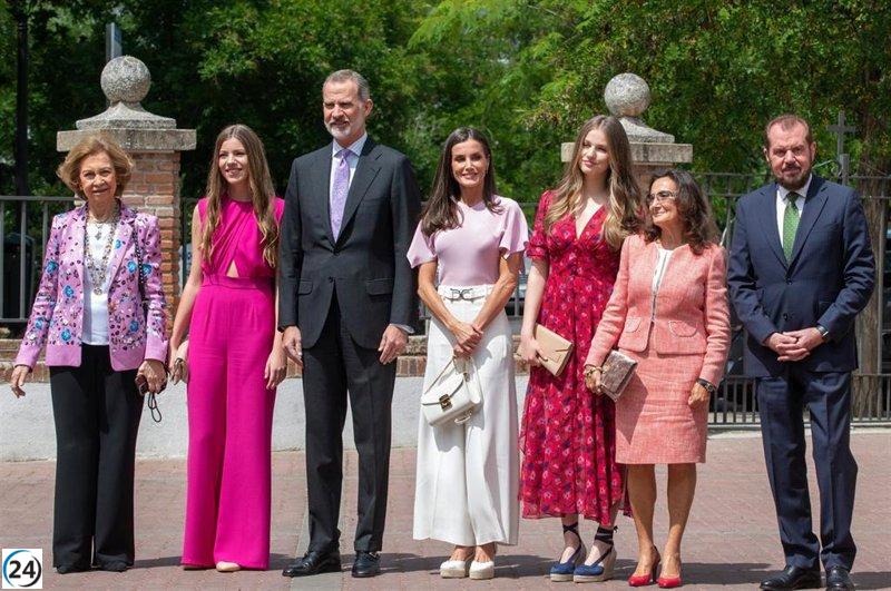 La Infanta Sofía es confirmada con el apoyo de su familia real y abuelos maternos.