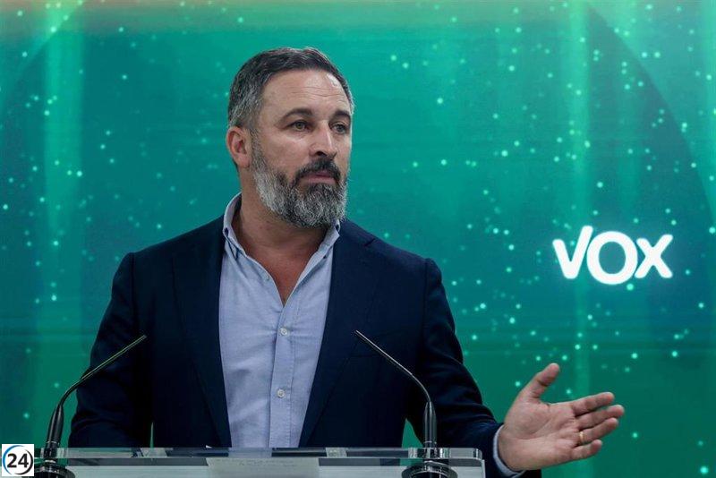 Abascal busca pactar con el PP y desafía a Feijóo a elegir entre Vox y otro camino.