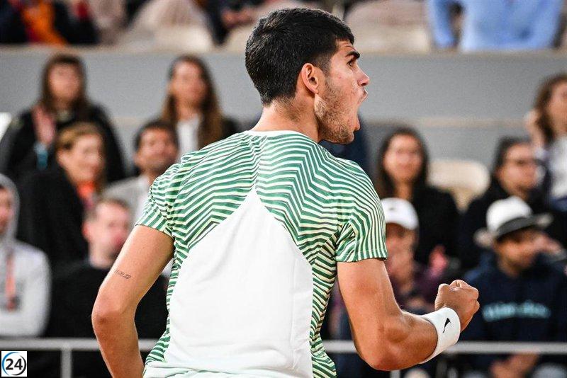 Alcaraz vence a Tsitsipas y se enfrentará a Djokovic en Roland Garros.