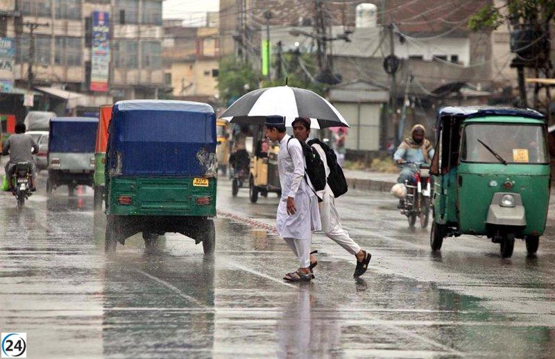 Al menos 19 personas fallecen por tormentas en Pakistán.