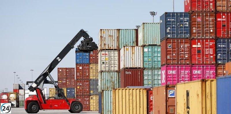 Exportaciones récord y recorte del déficit comercial en el primer cuatrimestre.