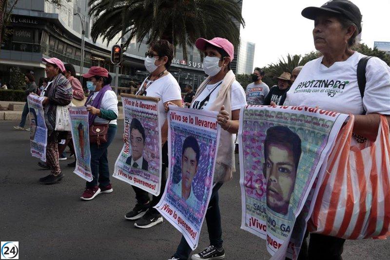 Ocho militares mexicanos encarcelados por el caso Ayotzinapa.