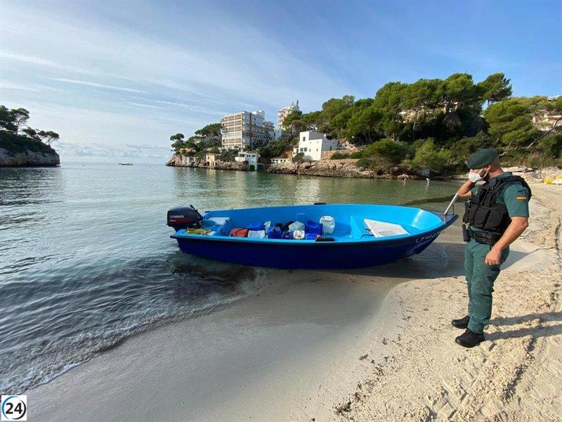 33 migrantes rescatados en Baleares, incluyendo menores, tras arribar en dos pateras.