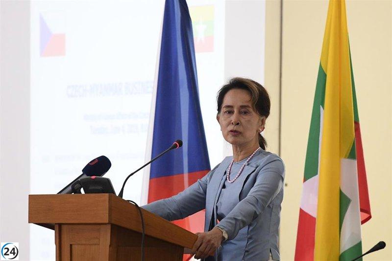 La UE critica indulto parcial a Suu Kyi y exige liberación de presos políticos.