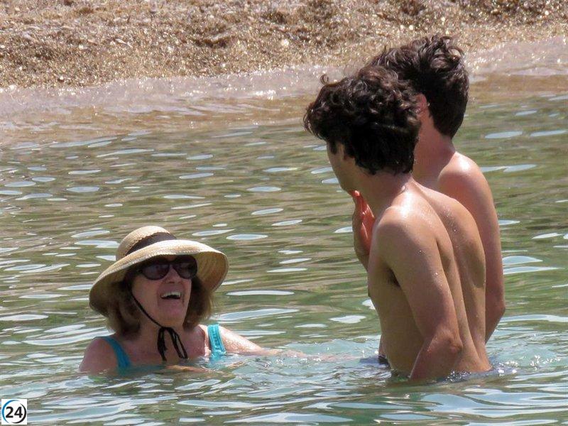 Natalia Figueroa comparte su tiempo en Ibiza con sus nietos luego de la recuperación de Raphael