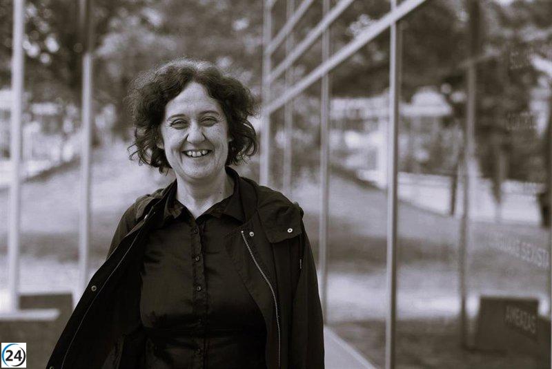 Premio de Literatura Dramática, Paula Carballeira, critica falta de avances en educación afectiva y sexual.