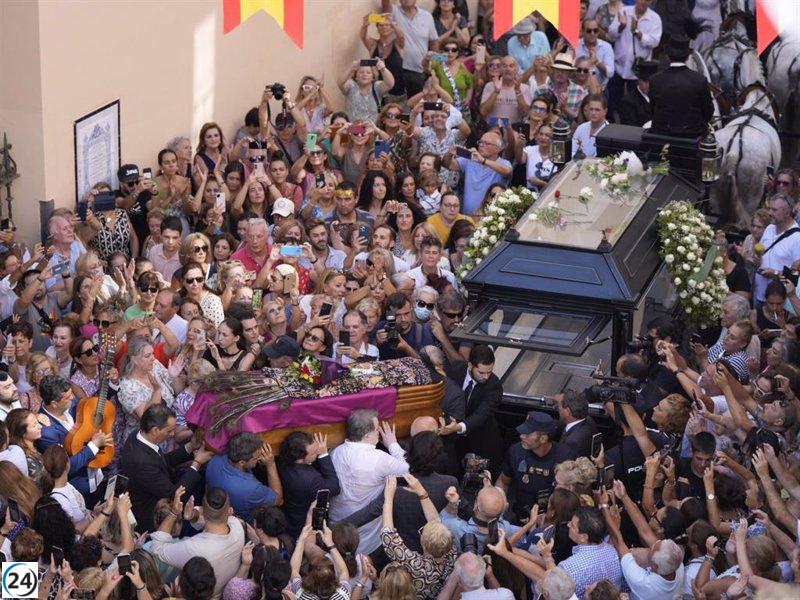 Multitudinario funeral de María Jiménez emociona a Triana