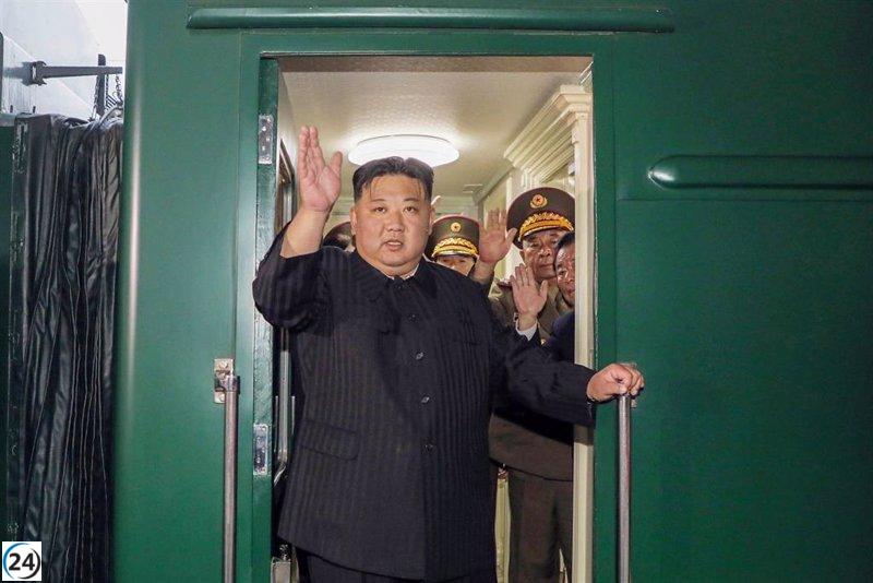 Kim Jong Un se reúne con el ministro de Recursos Naturales durante su visita a Rusia en la frontera