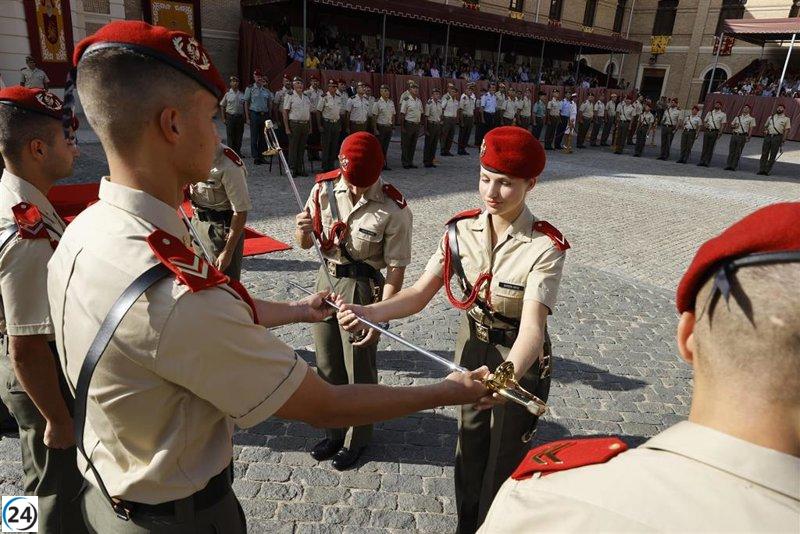 La Princesa Leonor se convierte en dama cadete al recibir el sable simbólico.