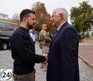 Borrell viaja a Kiev para honrar a los soldados caídos en la guerra ucraniana junto a Zelenski.