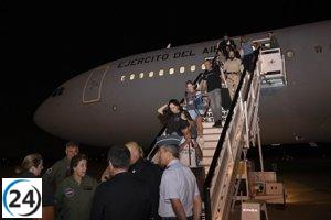 Llegada a Madrid del primer avión con 200 evacuados desde Israel, mientras se prepara el segundo vuelo hacia Tel Aviv