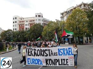 Multitudes se congregan en Pamplona en favor de Palestina.