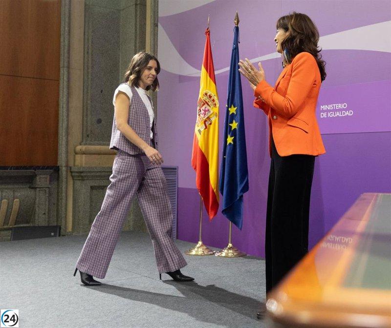 Montero abandona el Ministerio de Igualdad y arremete contra Sánchez por su expulsión: 