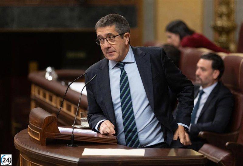 El PSOE niega que la amnistía sea un acto de perdón y critica al PP por desinformar y generar temor.