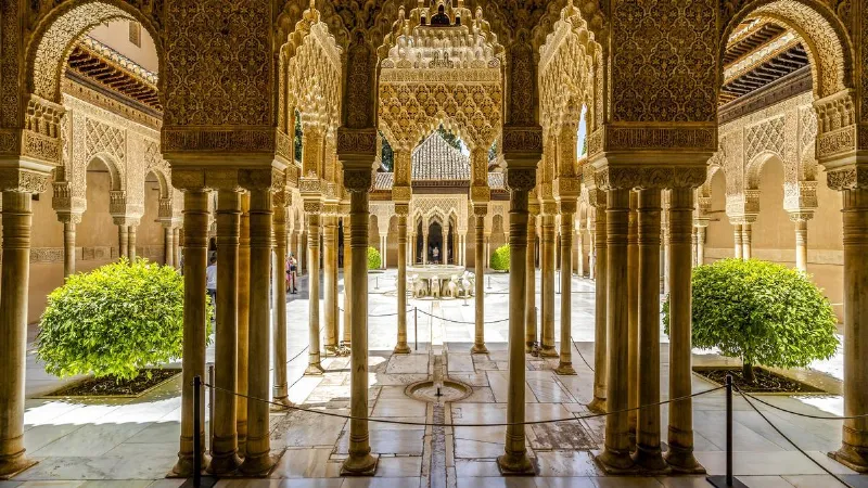El palacio de la Alhambra, una joya de la arquitectura andaluza y de la historia española