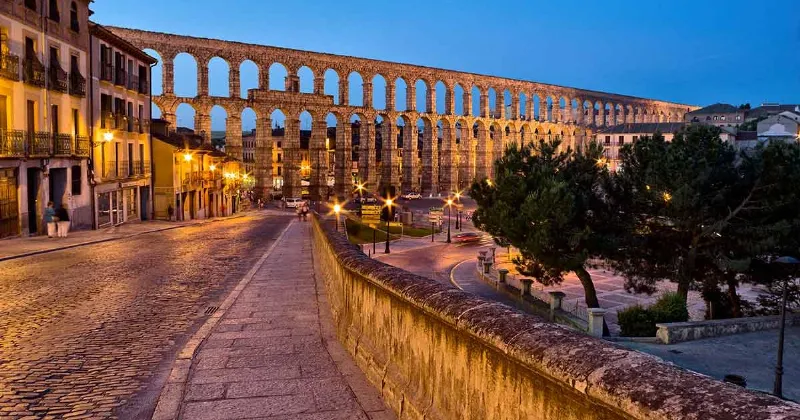 El acueducto de Segovia, la huella romana más importante en la historia y patrimonio de España