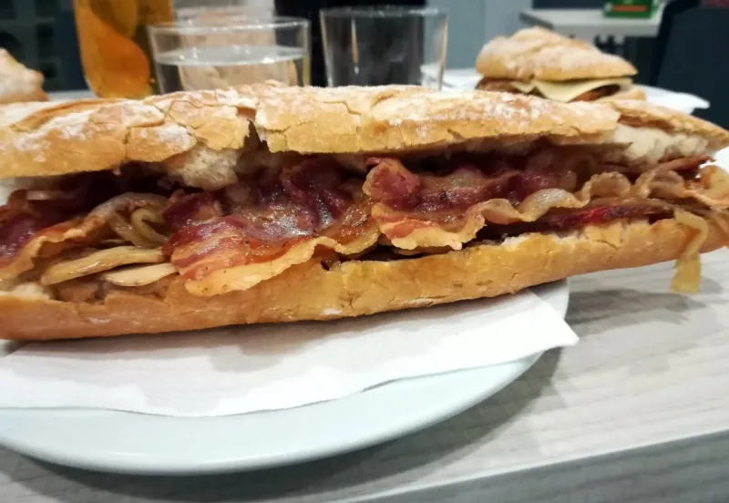 Comida rápida española: bocadillos y otras delicias culinarias